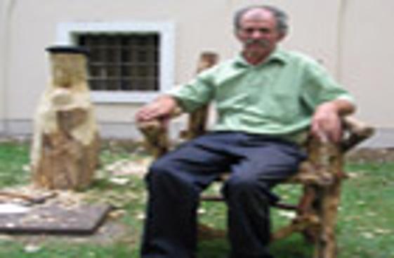 imgFirstDescription